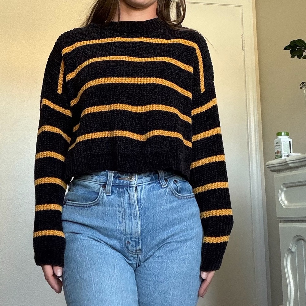Forever 21 Black and Gold Striped Sweater